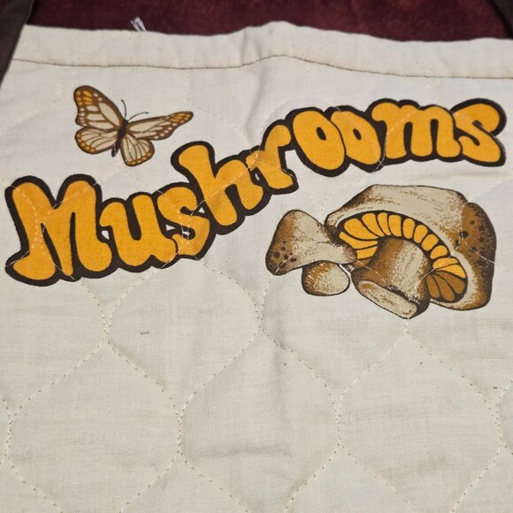 vintage 1970 quilted apron mushroom design includes potholder with same design - Picture 7 of 7